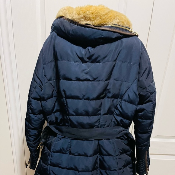Zara winter coat with duck feather filling and fur collar. - Picture 6 of 8